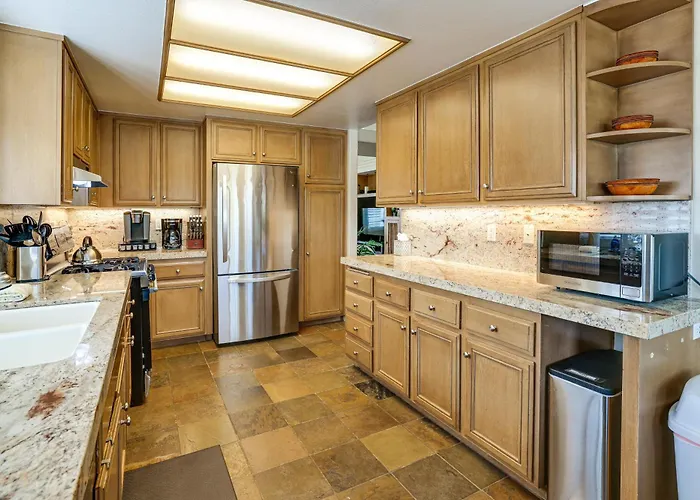Indian Wells Oasis W/ Pool: Walk To Tennis Garden!